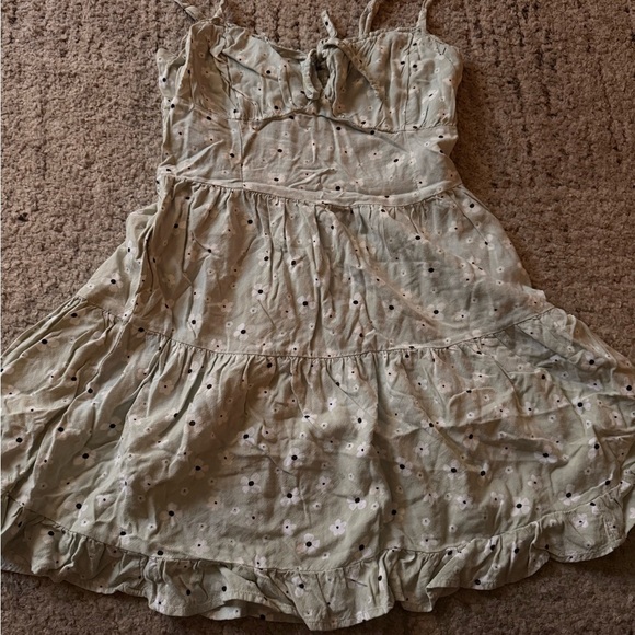 Hollister Dresses & Skirts - Hollister Kids Dress in Cream with Floral Design
